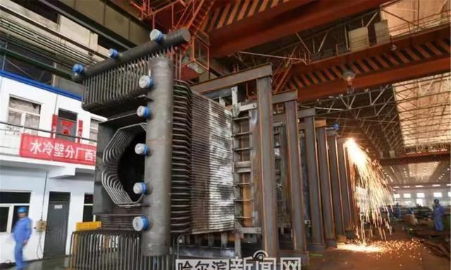 冰城制造丨哈電鍋爐二氧化碳循環(huán)發(fā)電鍋爐最后一個模塊氣冷壁模